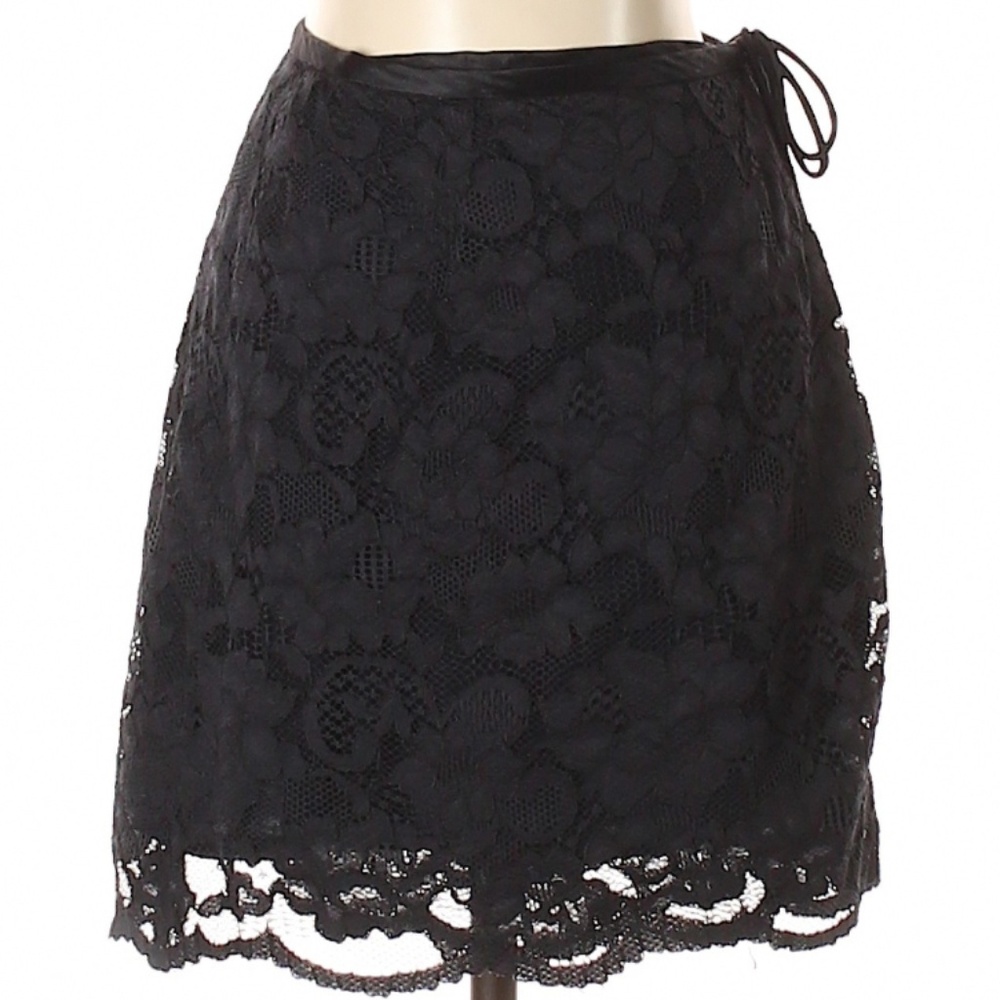 Like New Banana Republic Black Lace Skirt Size 4
